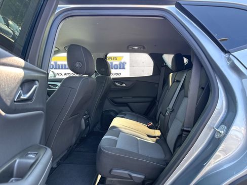 Used 2025 Chevrolet Blazer LT FWD image 9