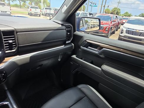 Used 2025 Chevrolet Silverado 1500 LT Trail Boss w/ Convenience Package II AWD/4WD image 10