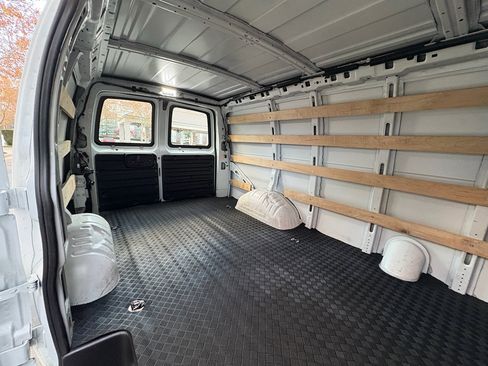 Used 2024 GMC Savana 2500 w/ Driver Convenience Package image 26