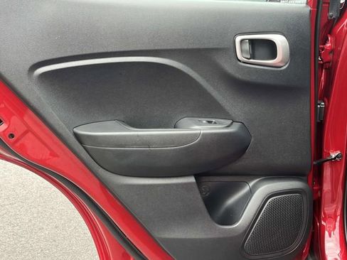 Certified 2025 Hyundai Venue SEL FWD image 20