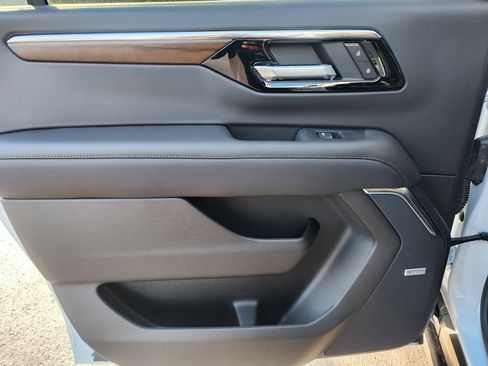 New 2026 Chevrolet Suburban High Country image 16