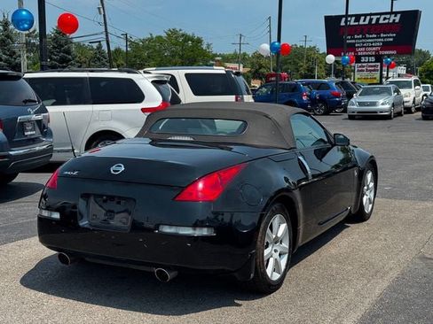 Used 2004 Nissan 350Z Touring RWD image 5