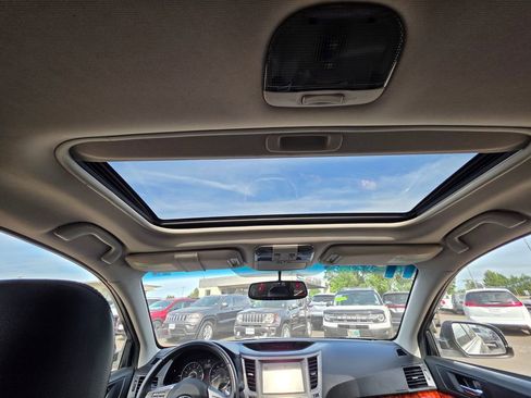 Used 2011 Subaru Outback 2.5i Limited AWD/4WD image 22
