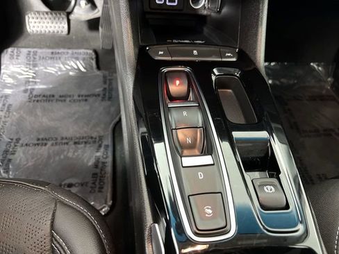 Used 2022 Chevrolet Bolt LT w/ Infotainment Package FWD image 16
