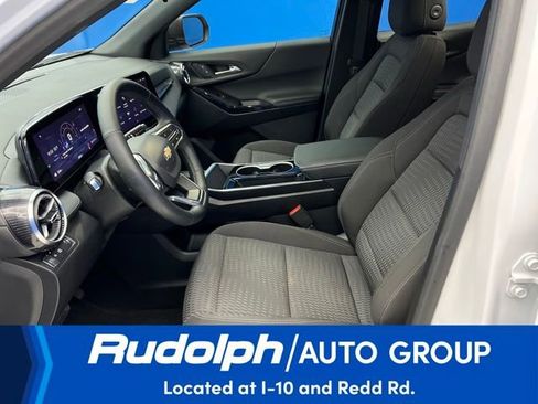 Used 2025 Chevrolet Equinox LT w/ Safety and Technology Package image 9
