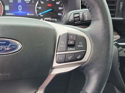 Used 2022 Ford Explorer Limited w/ Equipment Group 301A image 27