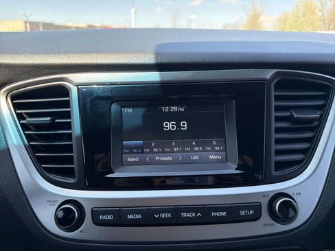 Used 2018 Hyundai Accent SE FWD image 17