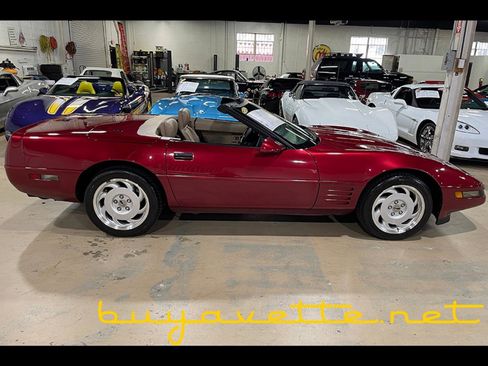 Used 1992 Chevrolet Corvette Convertible image 9