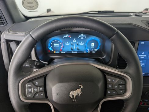 New 2025 Ford Bronco Badlands image 13