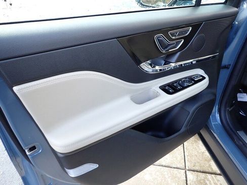 New 2026 Lincoln Corsair Premiere image 26