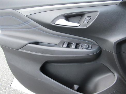 New 2026 Buick Envista Sport Touring w/ Advanced Safety Package FWD image 17