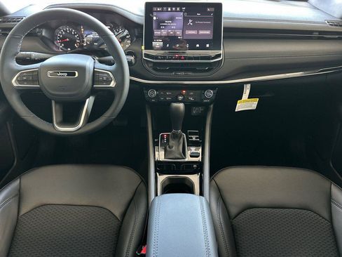 New 2026 Jeep Compass Latitude image 10