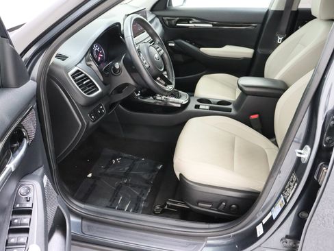 Used 2021 Kia Seltos SX w/ SX Sunroof Package AWD/4WD image 15