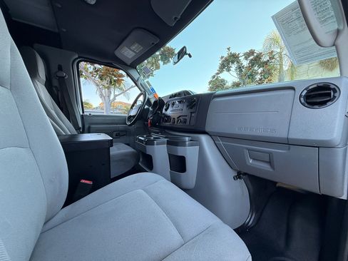 Used 2014 Ford E-150 and Econoline 150 w/ Power Group image 14