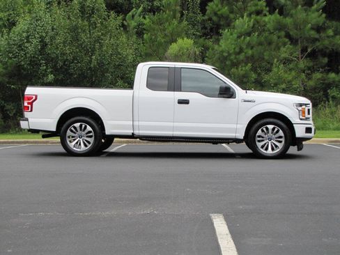 Used 2018 Ford F150 XL w/ Equipment Group 101A Mid RWD image 4