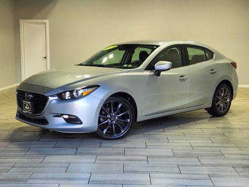 Used 2018 MAZDA MAZDA3 Touring image 1