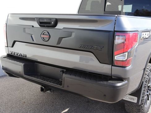 Used 2021 Nissan Titan PRO-4X w/ Pro-4x Convenience Package image 8