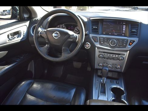 Used 2018 Nissan Pathfinder SL w/ Midnight Edition Package image 32