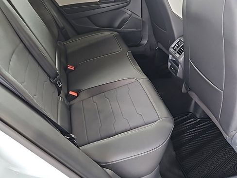 New 2026 Volkswagen Taos SE image 17