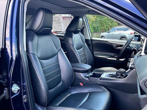 Used 2025 Toyota RAV4 XLE Premium w/ Weather Package AWD/4WD image 7