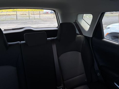 Used 2025 Kia Soul LX w/ LX Technology Package FWD image 32