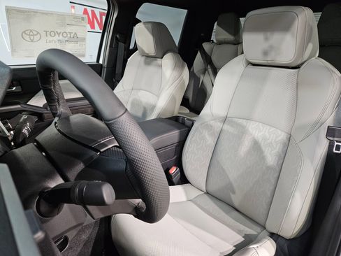 New 2026 Toyota Tacoma Limited AWD/4WD image 12