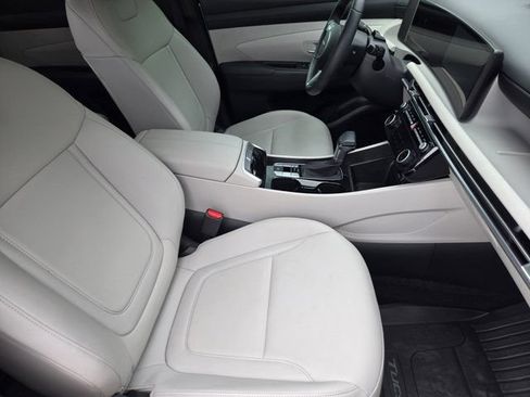 Certified 2025 Hyundai Tucson SEL FWD image 13