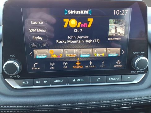 Used 2023 Nissan Rogue S image 21