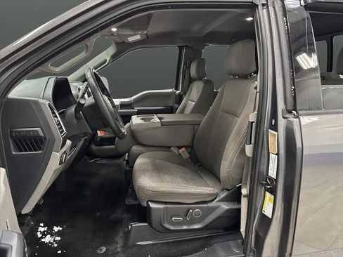 Used 2015 Ford F150 XLT w/ Equipment Group 302A Luxury image 4