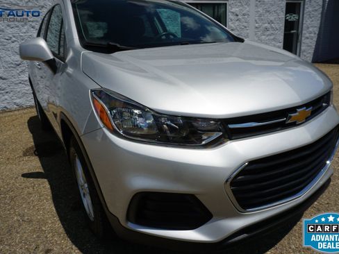 Used 2020 Chevrolet Trax LS w/ Tint and Cruise Package AWD/4WD image 7