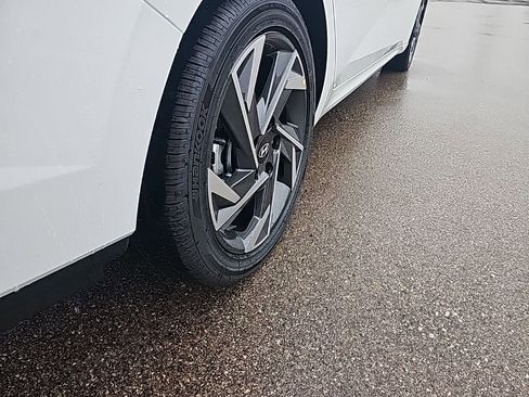 New 2026 Hyundai Elantra Limited FWD image 38