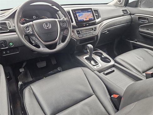 Certified 2018 Honda Ridgeline RTL-T image 11