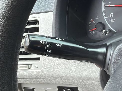 Used 2012 Toyota Corolla LE FWD image 27