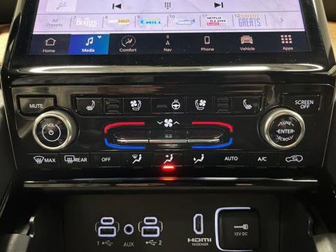 Used 2023 Jeep Grand Cherokee L Summit image 18