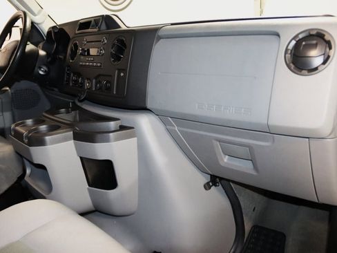 Used 2014 Ford E-350 and Econoline 350 XLT image 51