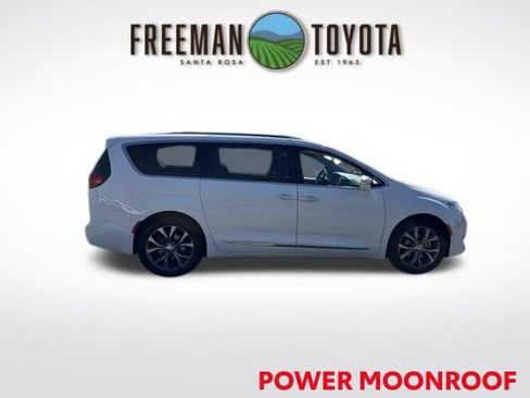 Used 2019 Chrysler Pacifica Limited FWD image 4