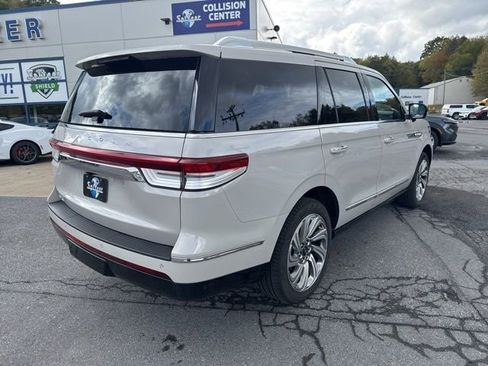 New 2024 Lincoln Navigator Reserve image 6