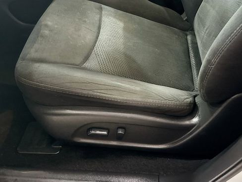 Used 2016 Nissan Pathfinder SV image 19