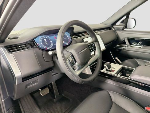 Certified 2025 Land Rover Range Rover SE AWD/4WD image 9