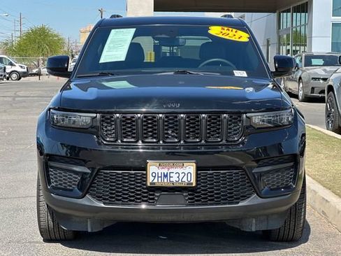 Certified 2023 Jeep Grand Cherokee Altitude RWD image 9