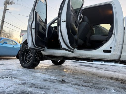 Used 2018 RAM 2500 SLT image 13