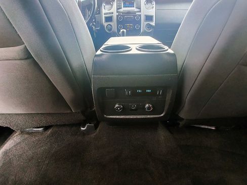 Used 2017 Ford Expedition XLT AWD/4WD image 28