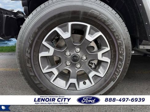 Used 2025 Jeep Gladiator Sport w/ Premium Package image 9