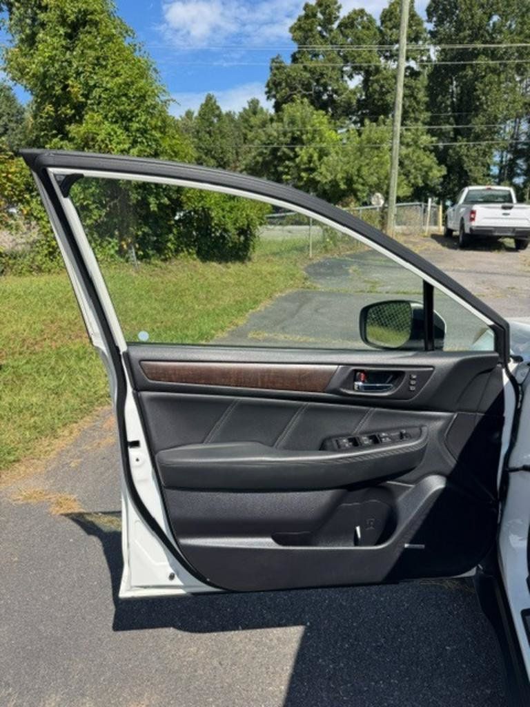 Used 2019 Subaru Outback 3.6R Limited w/ Popular Package #2 AWD/4WD image 7