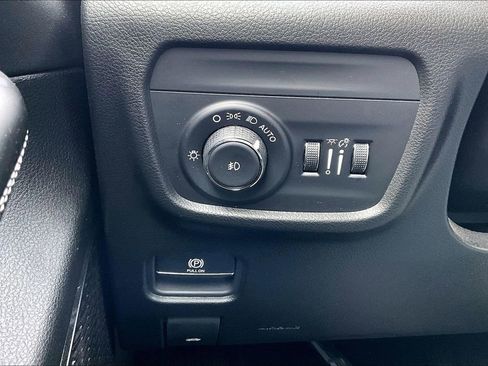 Used 2023 Jeep Grand Cherokee Overland w/ MOPAR Finishing Package image 38