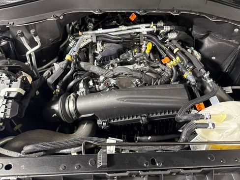 Used 2025 Ford Explorer Active image 31