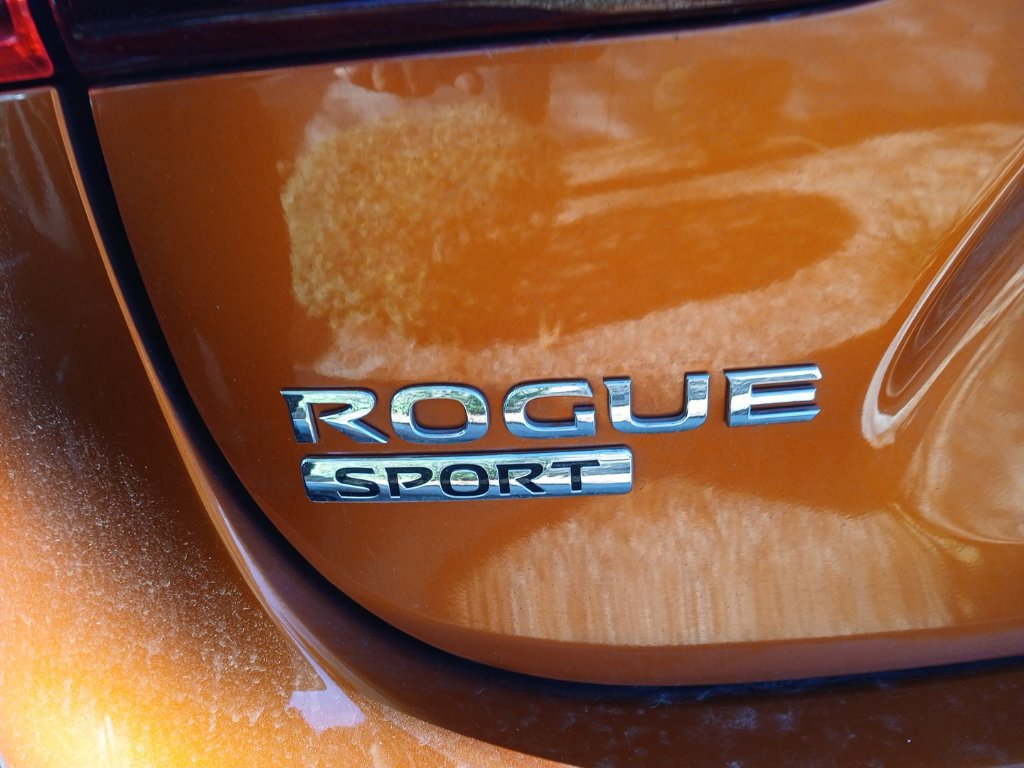 Used 2017 Nissan Rogue Sport SL w/ SL Premium Package FWD image 6