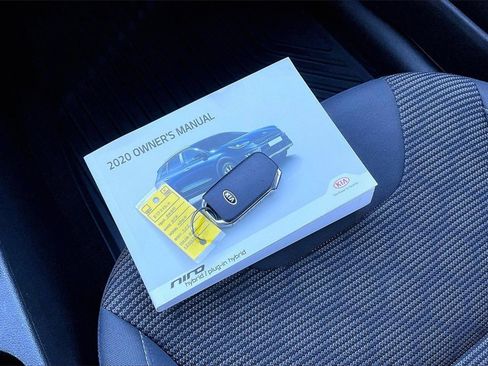 Used 2020 Kia Niro LXS image 11
