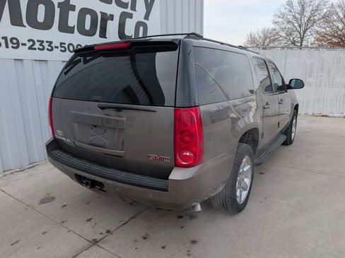 Used 2013 GMC Yukon XL SLT w/ SLT-2 Equipment Package image 16