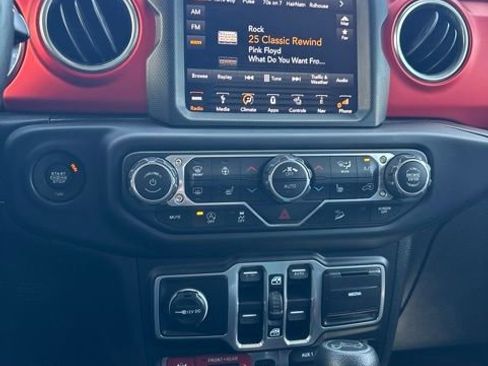 Used 2018 Jeep Wrangler Unlimited Rubicon AWD/4WD image 18